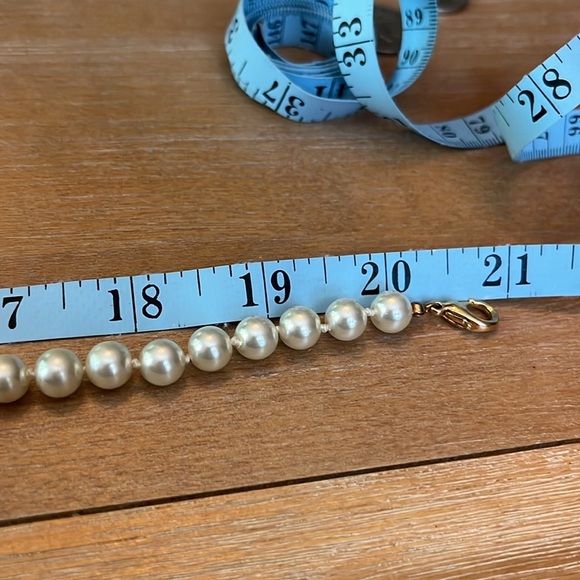 Elegant Pearl Necklace with Gold and rhinestone detachable pendant - Picture 4 of 4